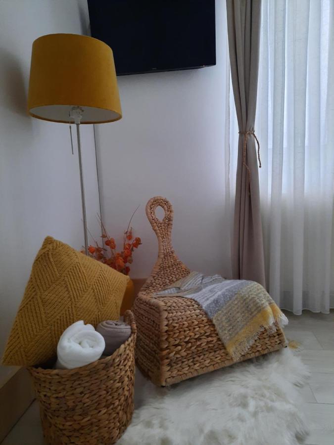 Cocooning In A Lovely Mountain Suite - Two Azuga Dış mekan fotoğraf